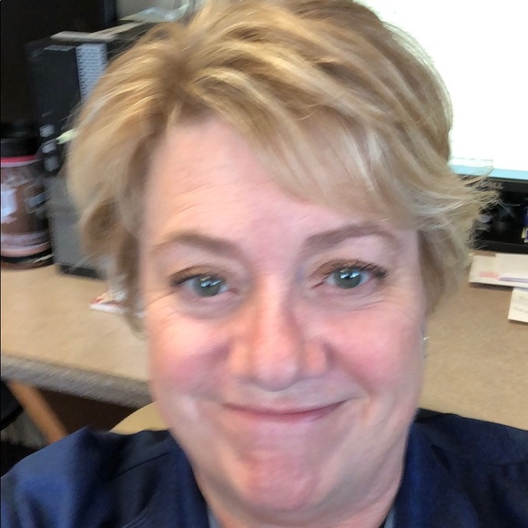 Meet your Posher, Ruth - Picture 1 of 1